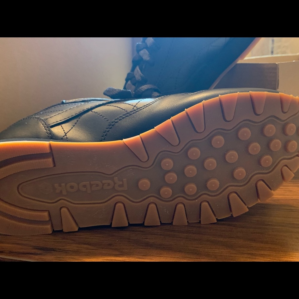 Black Reebok classics - Picture 3 of 4